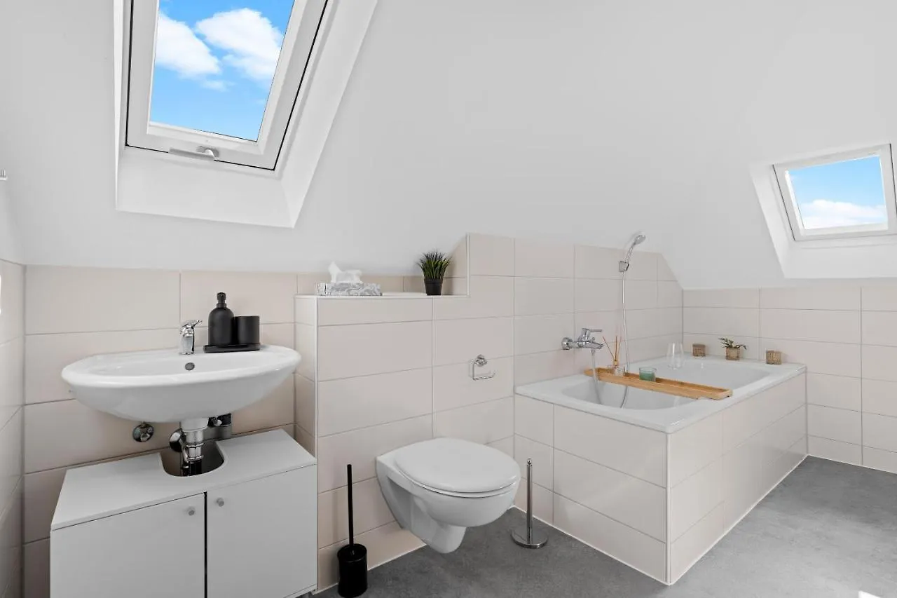 Stilvolle Wohnung: Private Dachterrasse - Zentral Augsburg Apartamento